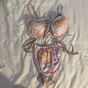 hollister bikini top and bottom